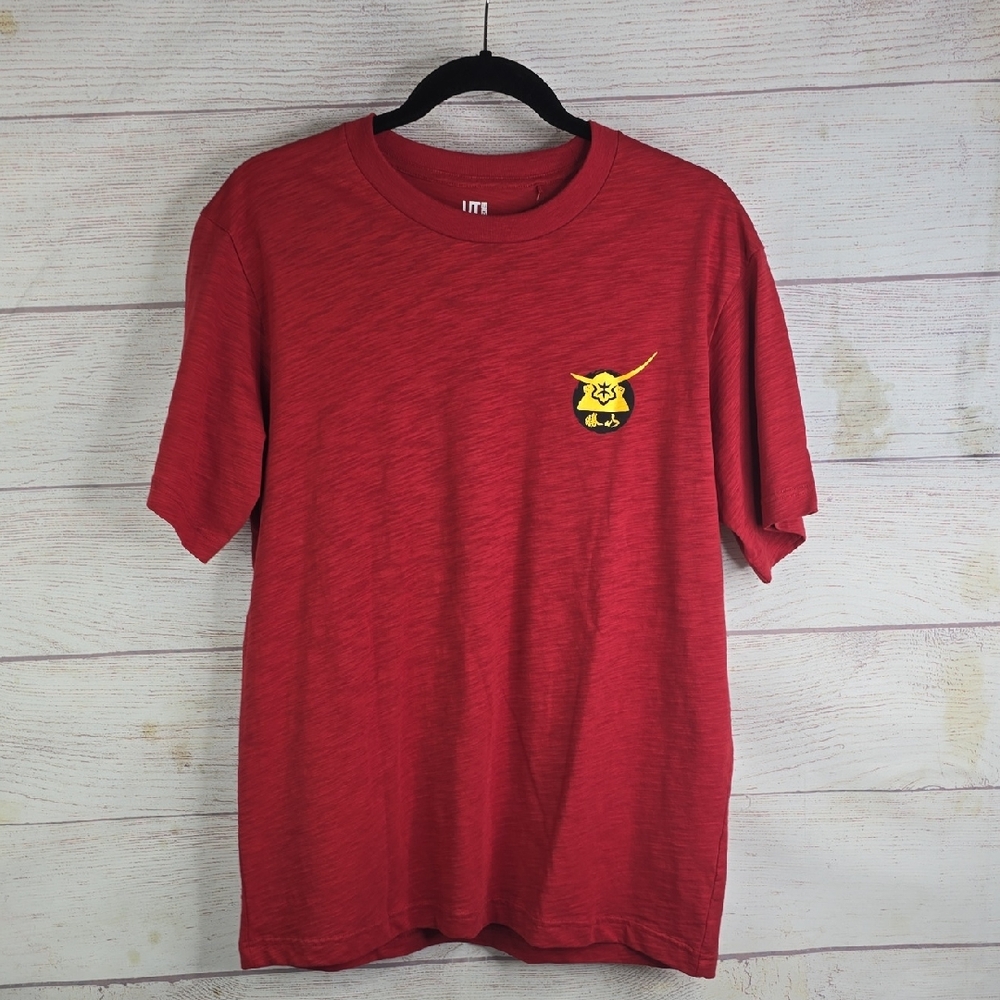 Uniqlo Sake Collection Katsuyama Red Shirt Sz MED NWT